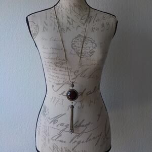 Red Gray Doble color round pendant with tassels and long chain necklace